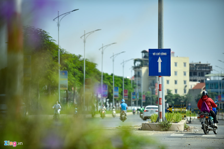 Tuyến đường 10 làn xe chạy qua khu đô thị khổng lồ ở Hà Nội